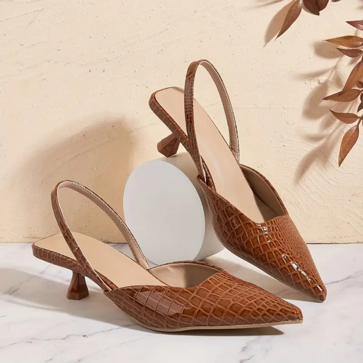 Vera | Sleek Patent Kitten Heels – Timeless Elegance & All-Day Comfort