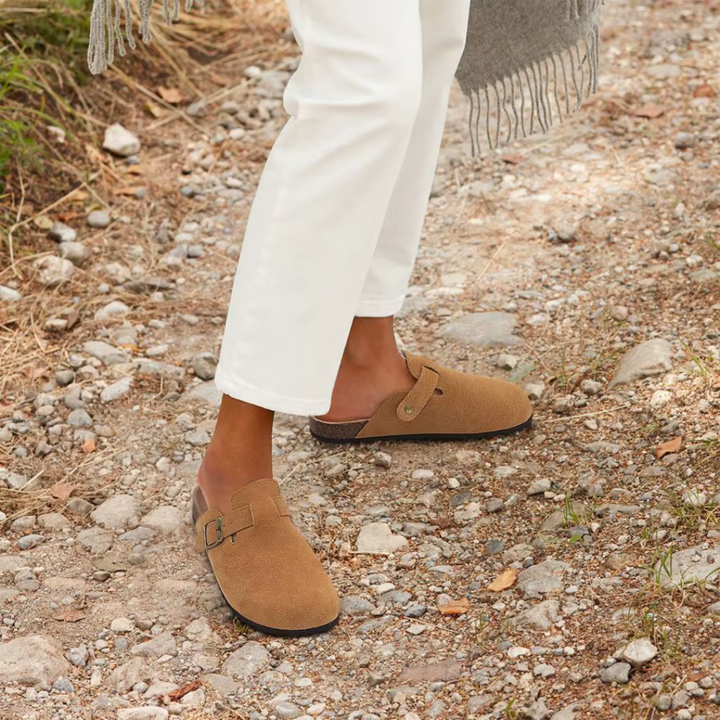 Freya | Suede Clogs – Timeless Comfort & Effortless Style